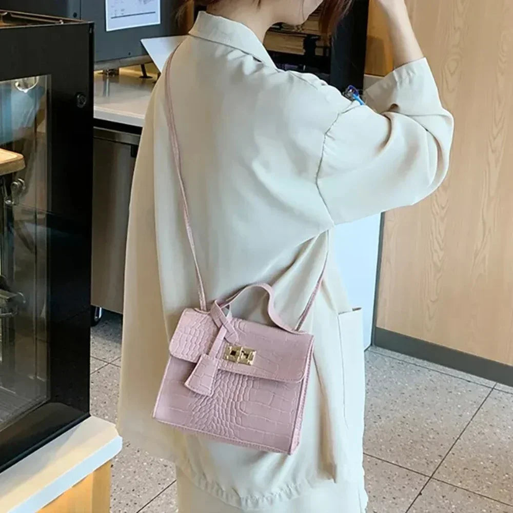 Hand Bags for Women. This Set of Women's Bags Is a Great Combination of Style and Functionali Bag Messenger Handbags