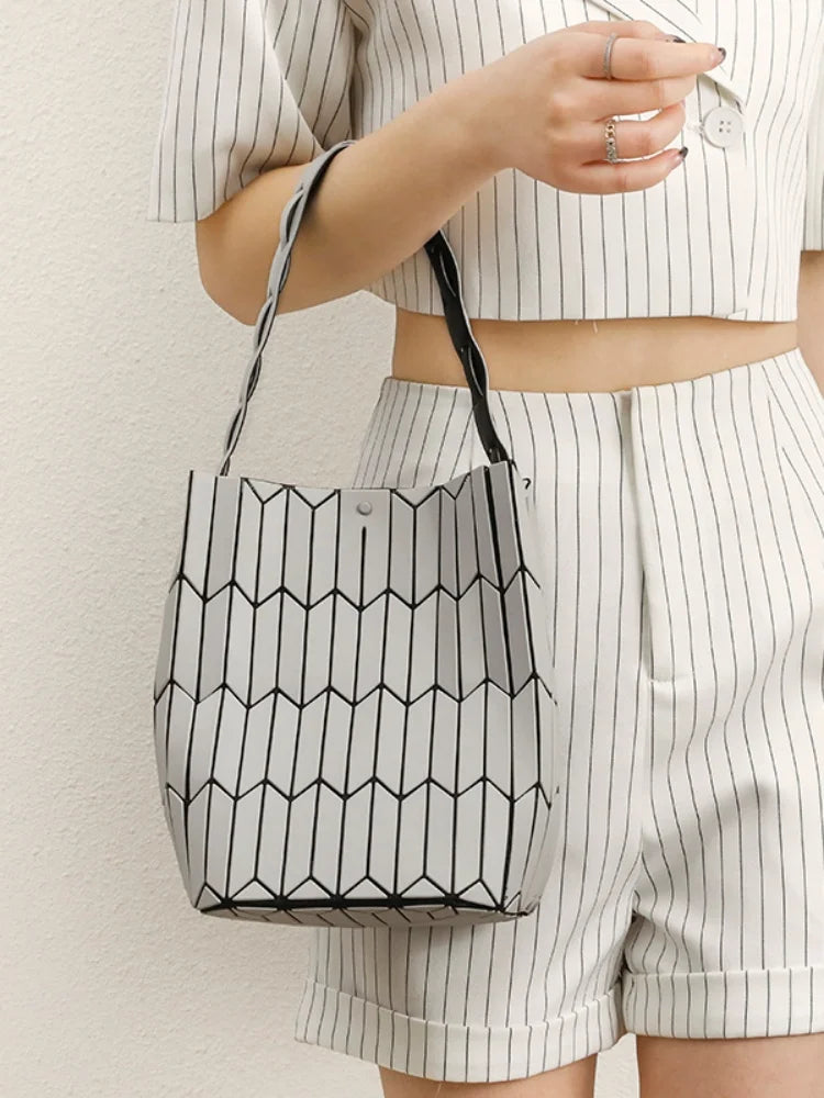 Large Capacity Geometric Diamond Work Bag Handheld Basket Bucket Bag Summer Handbag Women's Single Shoulder Underarm Bag