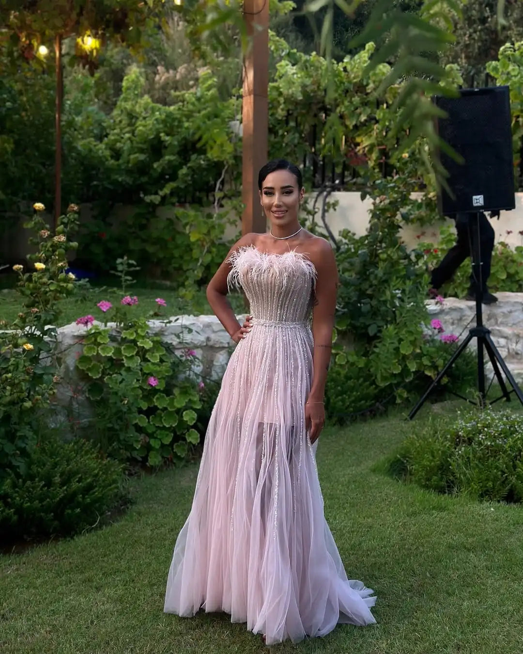 Customized Exquisite Classic Organza Prom Dress with Feather Beading Draped A-line Long Design for Women High Quality Prom Dress