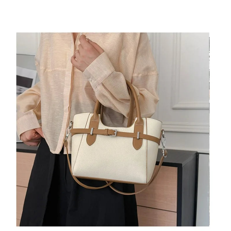 Daily commuting handbag, women's new fashionable retro high-end sensory communication bag, single shoulder crossbody bag
