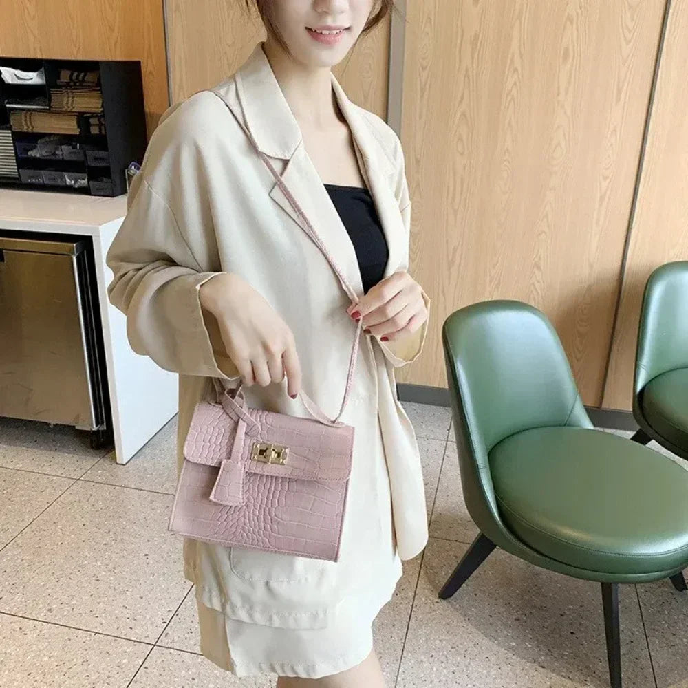Hand Bags for Women. This Set of Women's Bags Is a Great Combination of Style and Functionali Bag Messenger Handbags