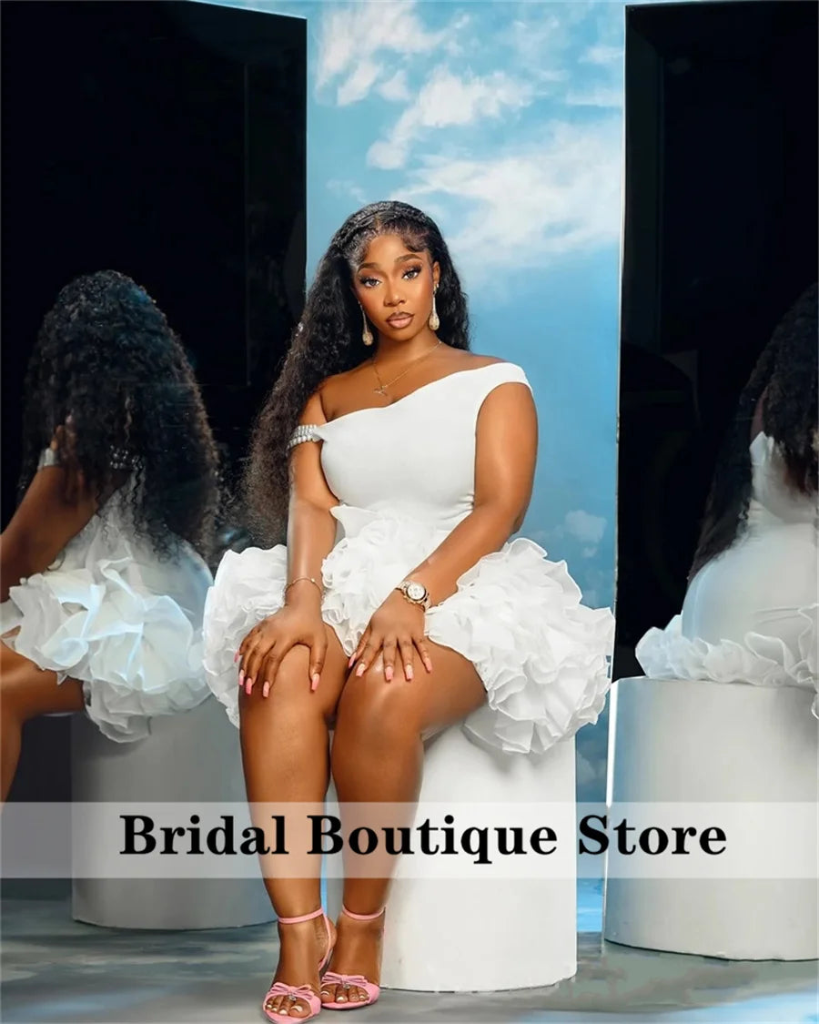 Sexy White Short Prom Dress 2024 For Black Girls Ruffles Pearls Off Shoulder Homecoming Gown Birthday Party Customized 