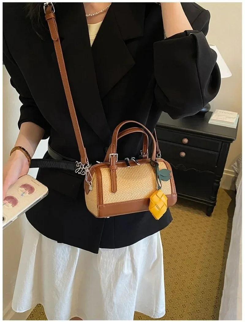 Trendy and Fashionable Woven Handbag for Women - New Style, Versatile for All Occasions, Crossbody Backpack with Boston Design.